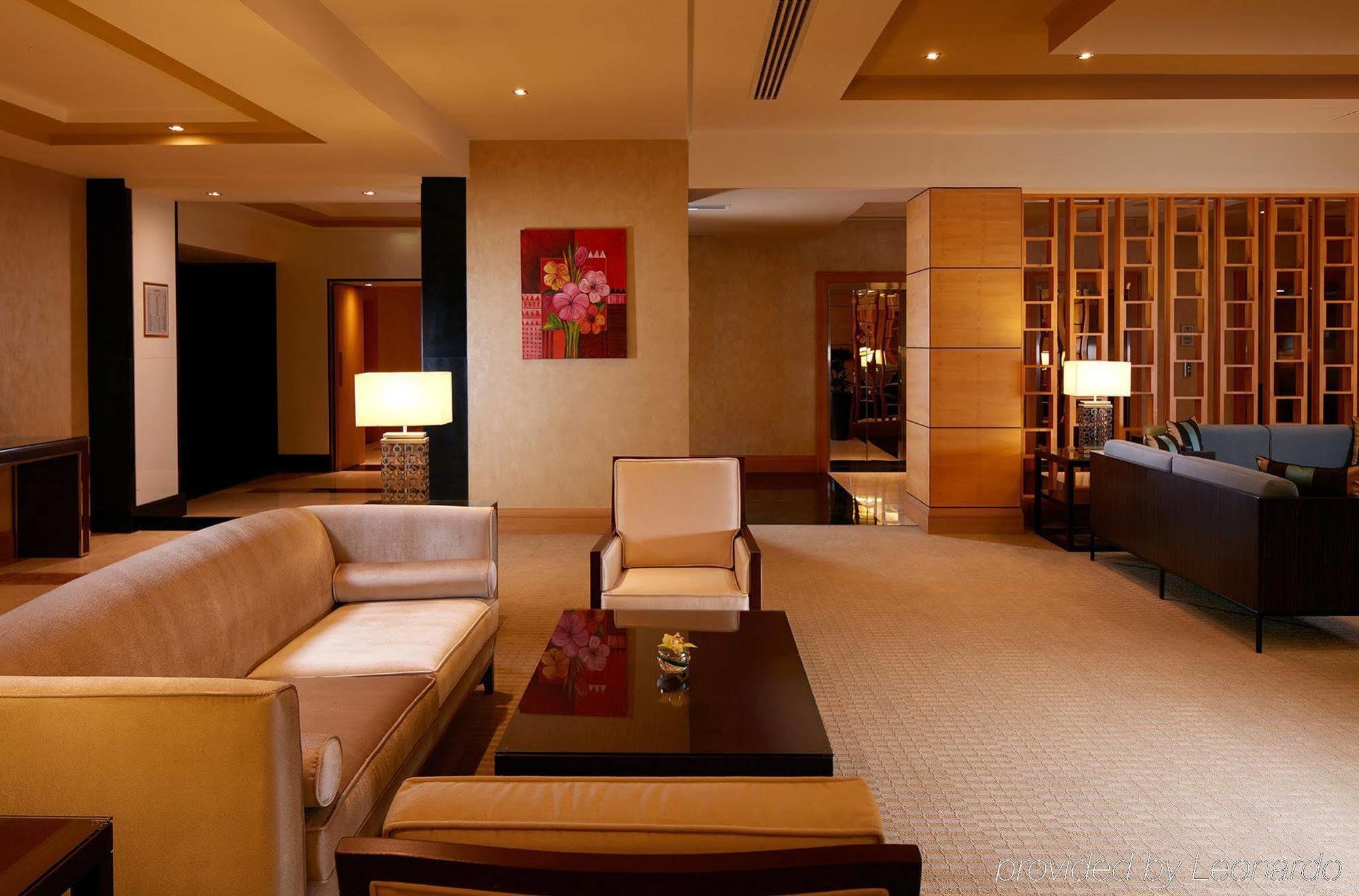 فندق ومركز مؤتمرات ميلينيوم الكويت المظهر الخارجي الصورة The interior of the lounge