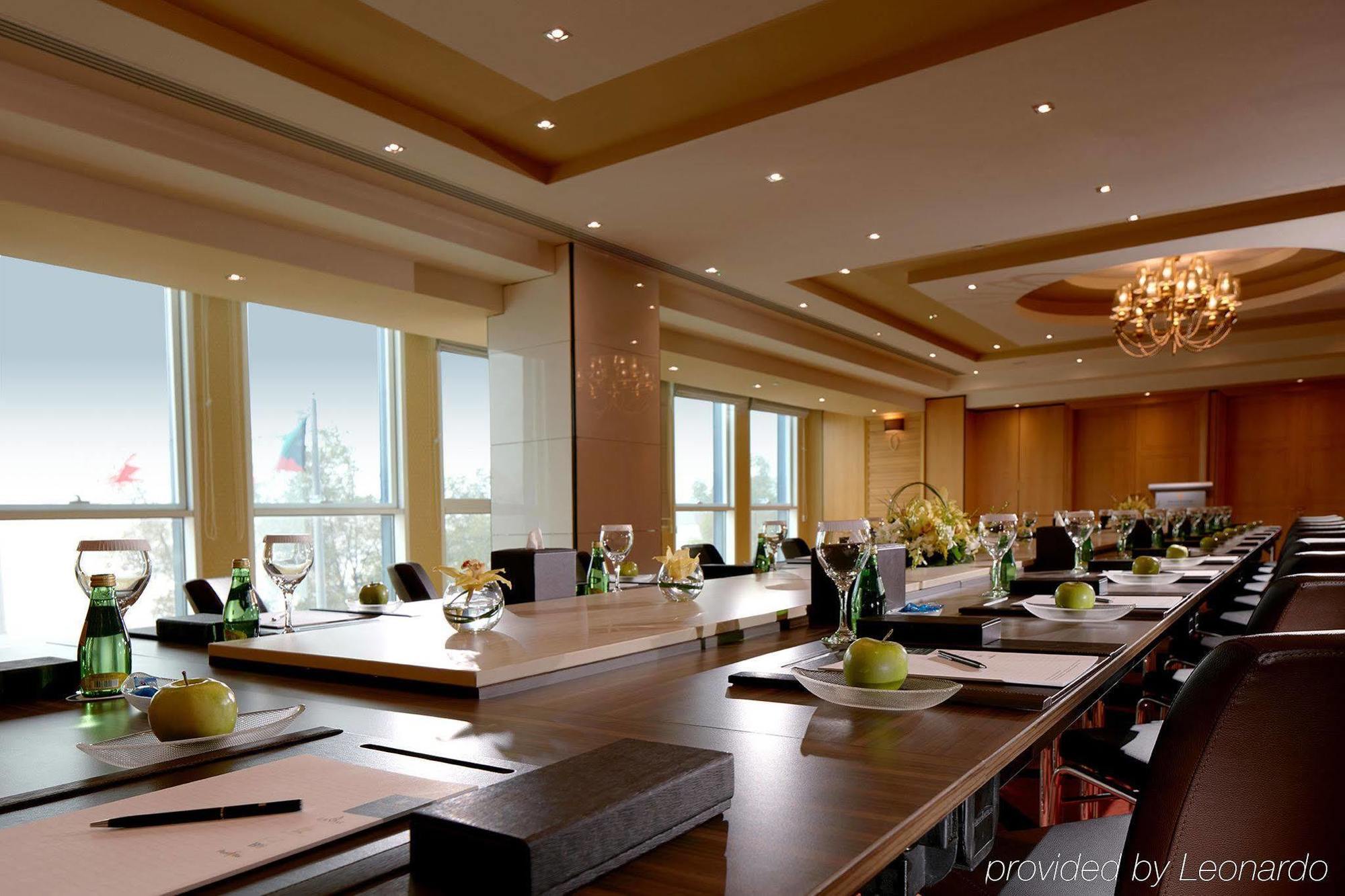 فندق ومركز مؤتمرات ميلينيوم الكويت المظهر الخارجي الصورة Meeting room